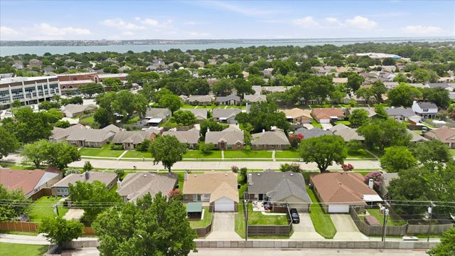 9417 Willard Street, Rowlett, TX 75088