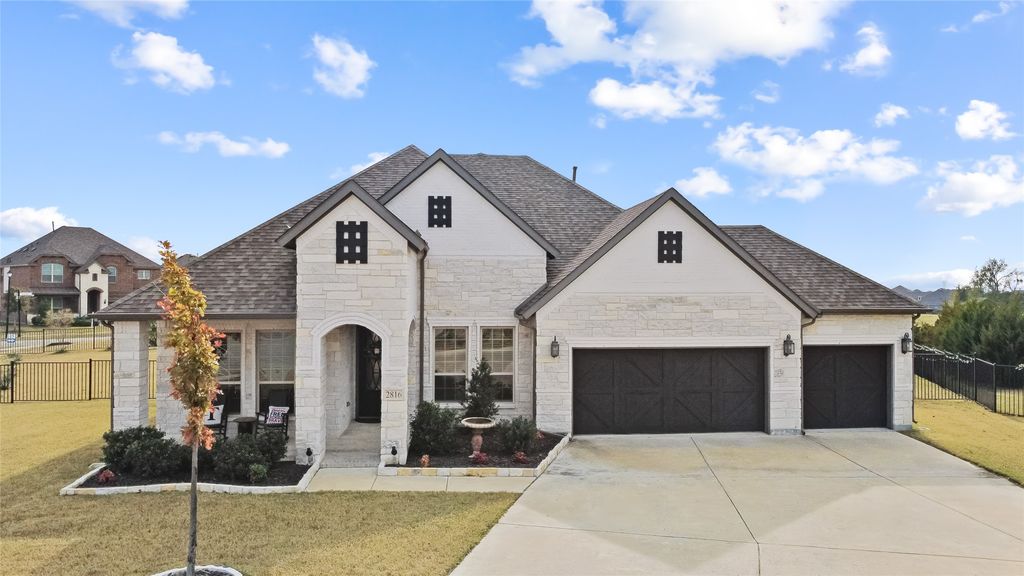 2816 Monument Court, Heath, TX 75126