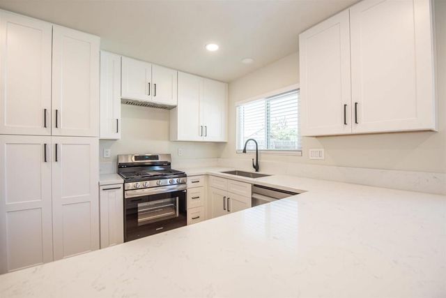 1404 Jefferson Avenue, Escondido, CA 92027