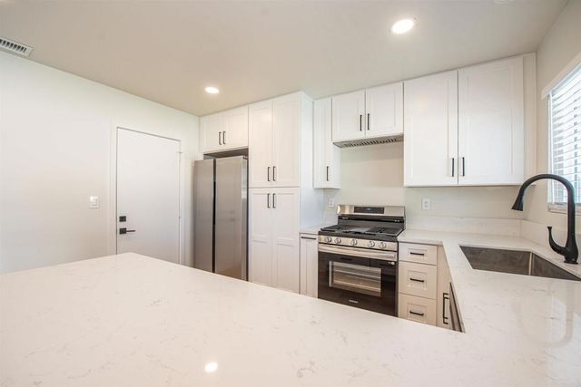 1404 Jefferson Avenue, Escondido, CA 92027