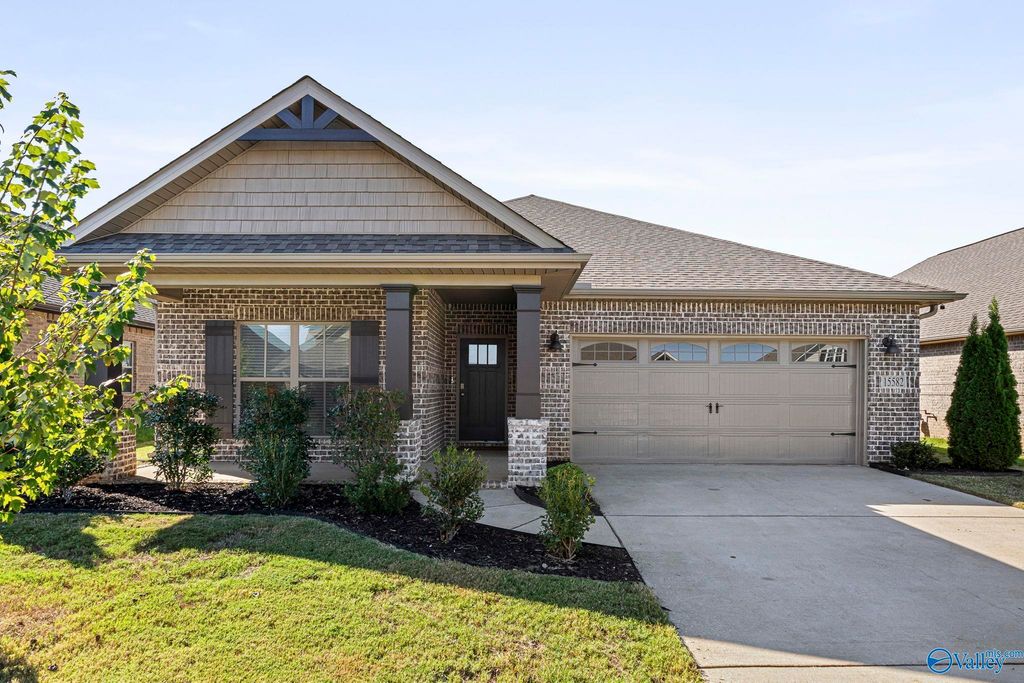 15582 Ironcrest Drive NW, Harvest, AL 35749
