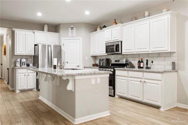 6332 Cascada Bend Road, Mcallen, TX 78504