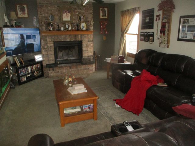 1864 N 2753rd Road, Ottawa, IL 61350