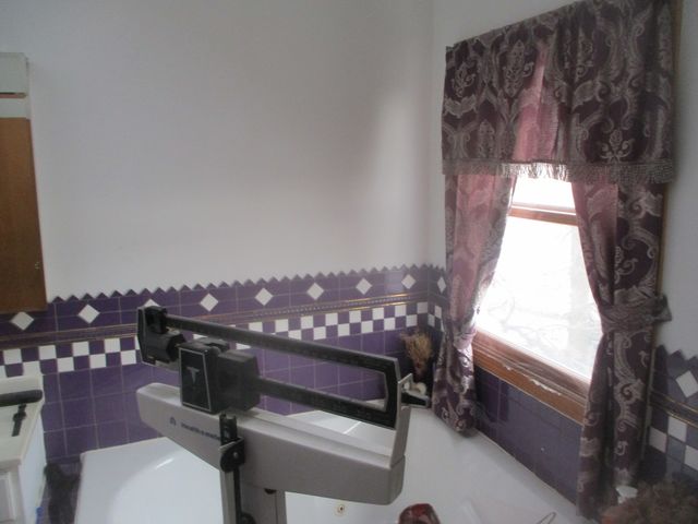 1864 N 2753rd Road, Ottawa, IL 61350