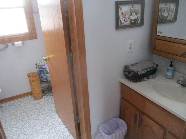 1864 N 2753rd Road, Ottawa, IL 61350