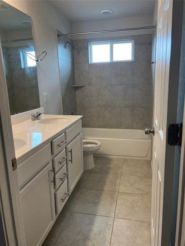 3201 College Park DR 17, Round Rock, TX 78665