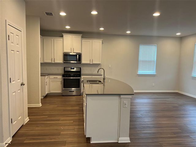 3201 College Park DR 17, Round Rock, TX 78665