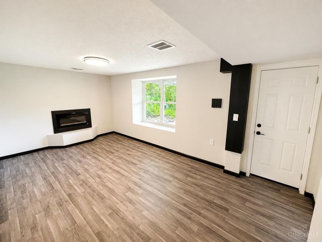 121 E 5th Street, Franklin, OH 45005