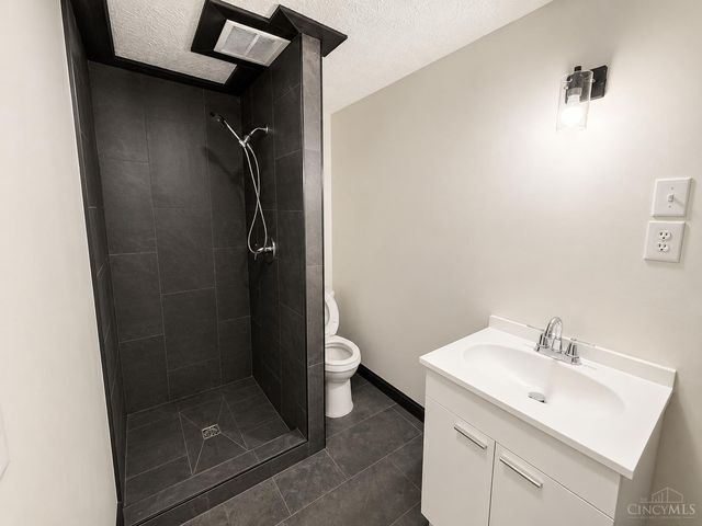 121 E 5th Street, Franklin, OH 45005
