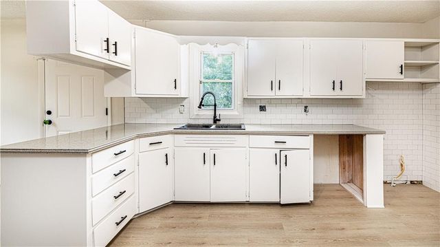 8611 Lane Avenue, Kansas City, MO 64138