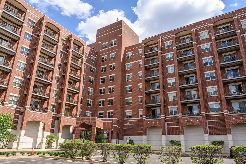 1700 Riverwoods Drive 520, Melrose Park, IL 60160
