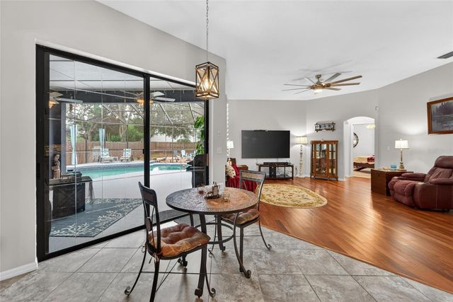 2819 LAUREL LEAF DRIVE, Valrico, FL 33594