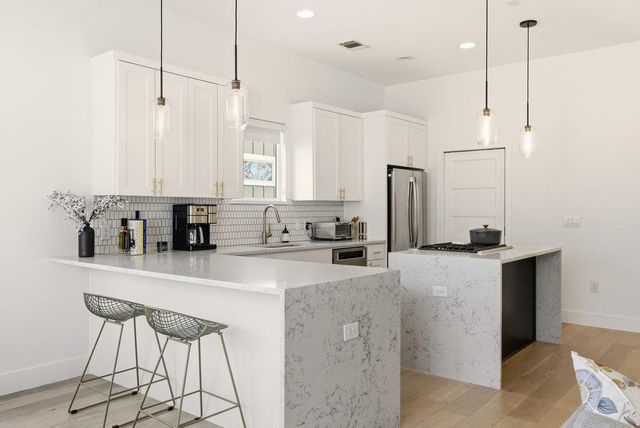 7804 Hardy DR, Austin, TX 78757