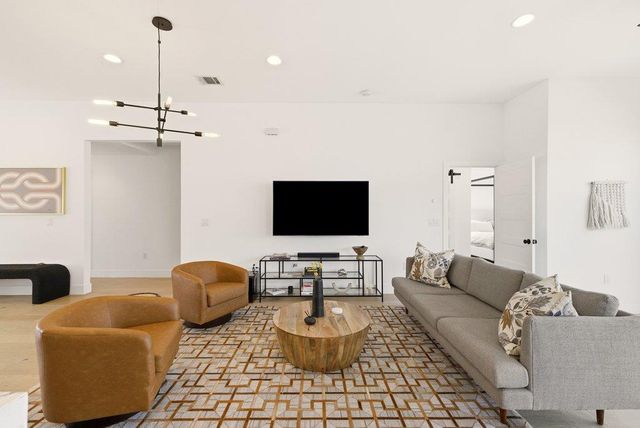 7804 Hardy DR, Austin, TX 78757