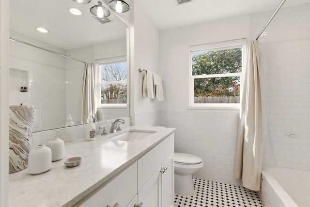 7804 Hardy DR, Austin, TX 78757