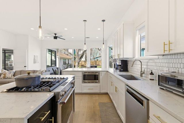 7804 Hardy DR, Austin, TX 78757