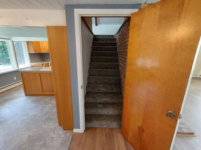 301 Twin Oaks Drive, Middlebury, IN 46540