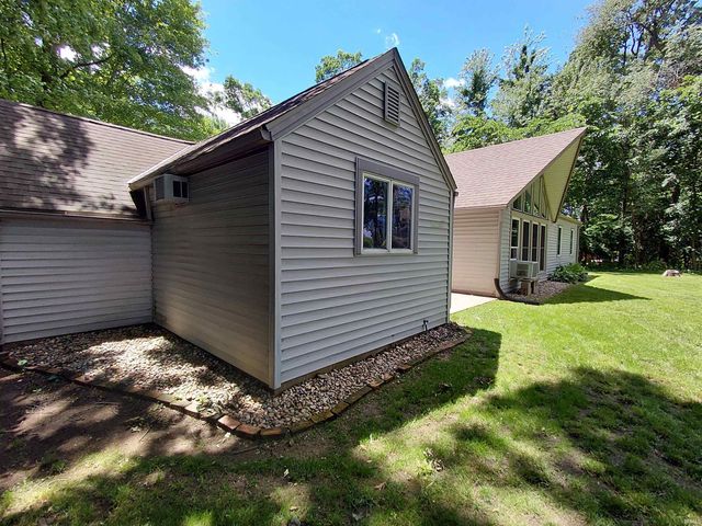 301 Twin Oaks Drive, Middlebury, IN 46540