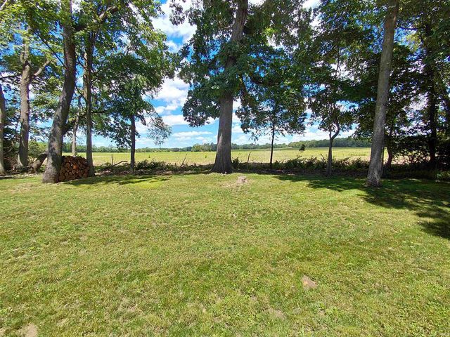 301 Twin Oaks Drive, Middlebury, IN 46540