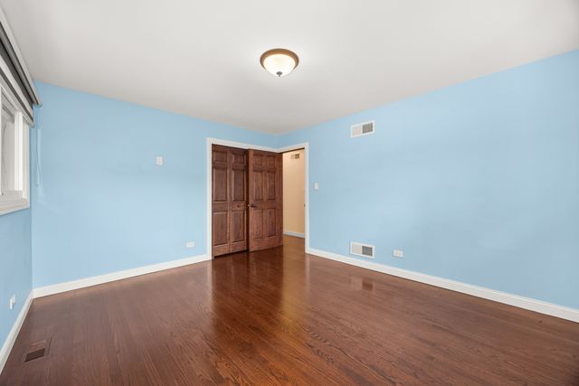 9070 Shady Lane, Hickory Hills, IL 60457