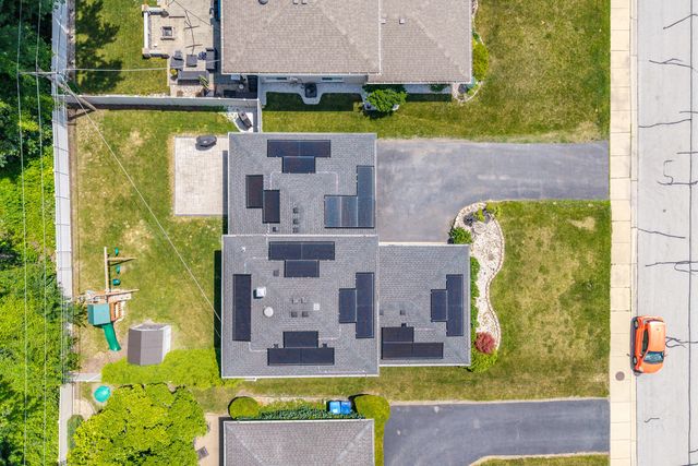 9070 Shady Lane, Hickory Hills, IL 60457