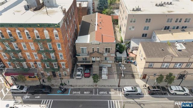 2705 Central Avenue, Union City, NJ 07087
