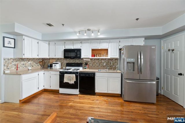 2705 Central Avenue, Union City, NJ 07087