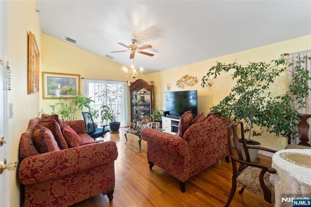 2705 Central Avenue, Union City, NJ 07087