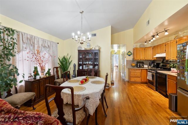 2705 Central Avenue, Union City, NJ 07087