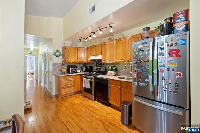 2705 Central Avenue, Union City, NJ 07087