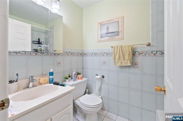 2705 Central Avenue, Union City, NJ 07087