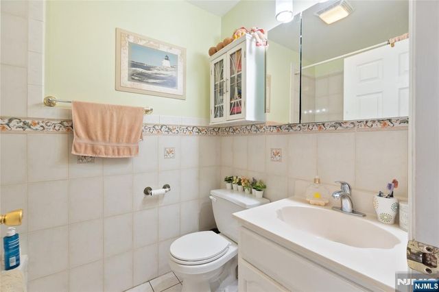 2705 Central Avenue, Union City, NJ 07087