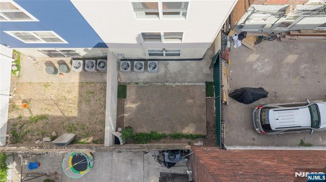 2705 Central Avenue, Union City, NJ 07087