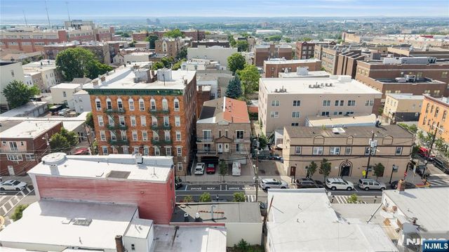 2705 Central Avenue, Union City, NJ 07087