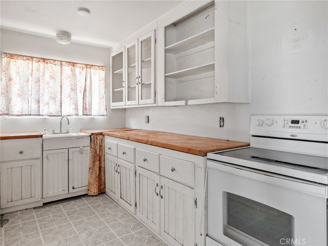 14924 Chamber Lane, Apple Valley, CA 92307