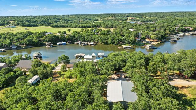 216 Private Road 1735, Chico, TX 76431