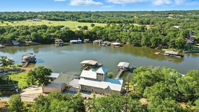 216 Private Road 1735, Chico, TX 76431