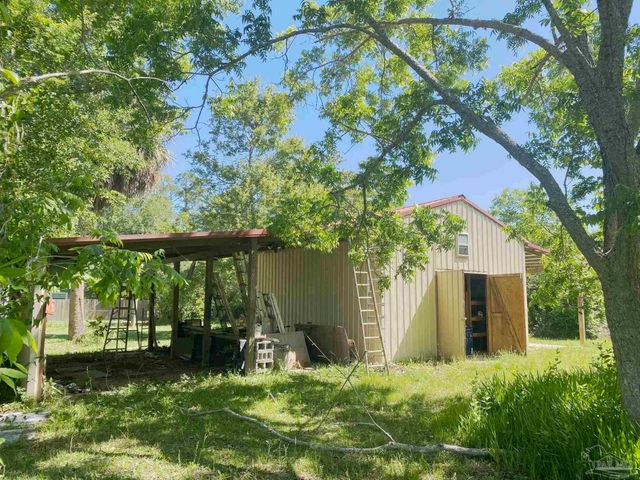 9765 N Loop Rd, Pensacola, FL 32507