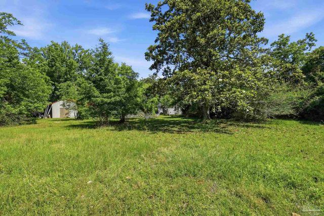 9765 N Loop Rd, Pensacola, FL 32507