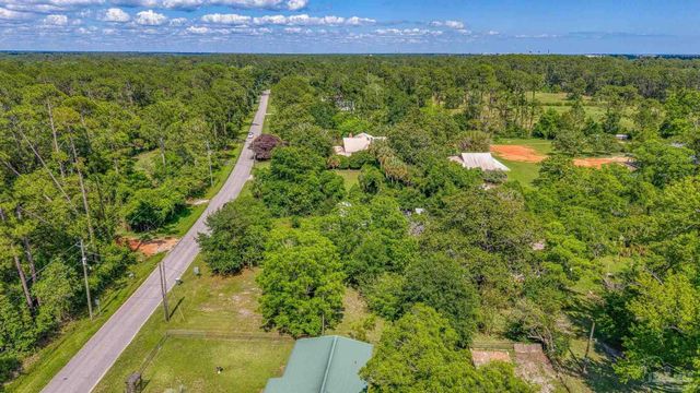 9765 N Loop Rd, Pensacola, FL 32507