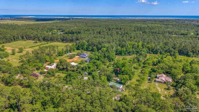 9765 N Loop Rd, Pensacola, FL 32507