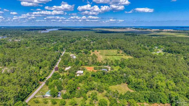 9765 N Loop Rd, Pensacola, FL 32507