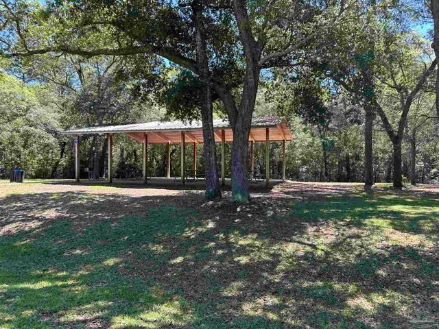 9765 N Loop Rd, Pensacola, FL 32507
