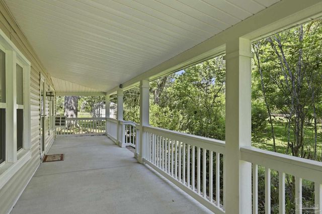 9765 N Loop Rd, Pensacola, FL 32507