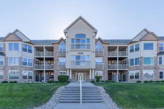 6995 Riverwood BOULEVARD #B06, Franklin, WI 53132
