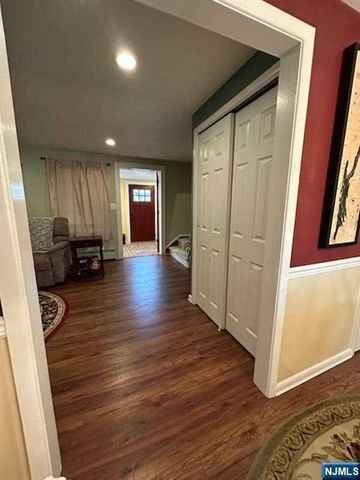 17 Locust Street, Wanaque, NJ 07420