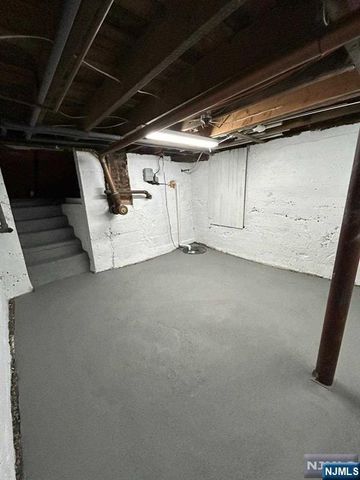 17 Locust Street, Wanaque, NJ 07420