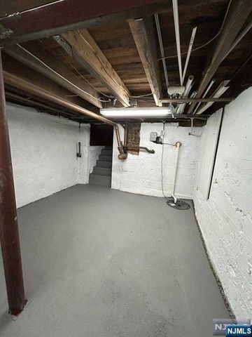 17 Locust Street, Wanaque, NJ 07420