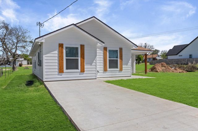 204 Wiebusch Street, Riesel, TX 76682