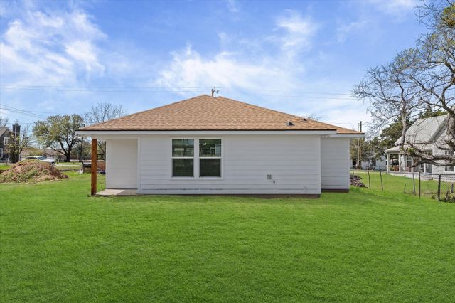 204 Wiebusch Street, Riesel, TX 76682